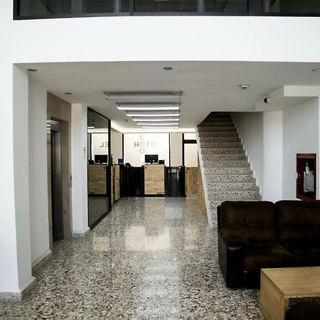 מונטריי Booking 500 מראה חיצוני תמונה