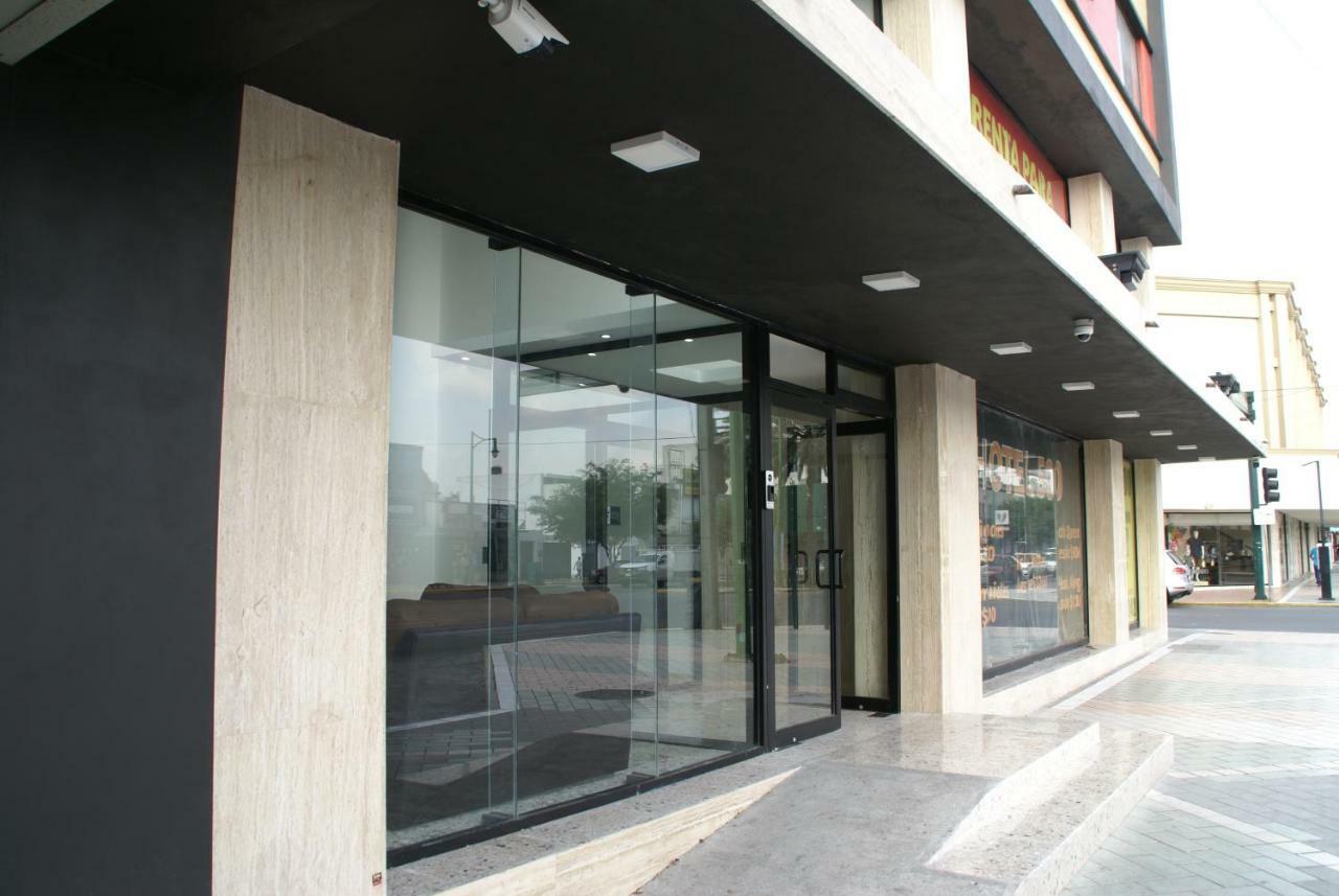 מונטריי Booking 500 מראה חיצוני תמונה