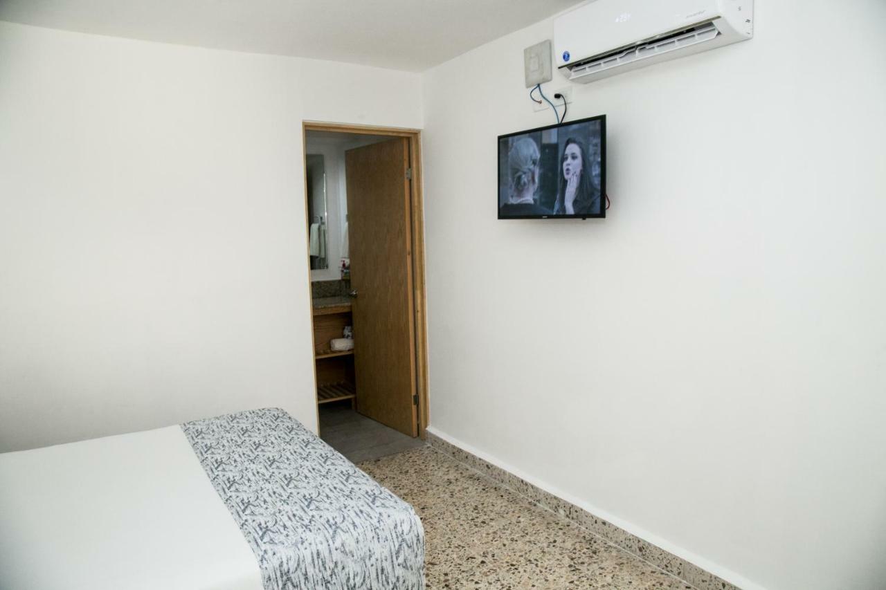 מונטריי Booking 500 מראה חיצוני תמונה