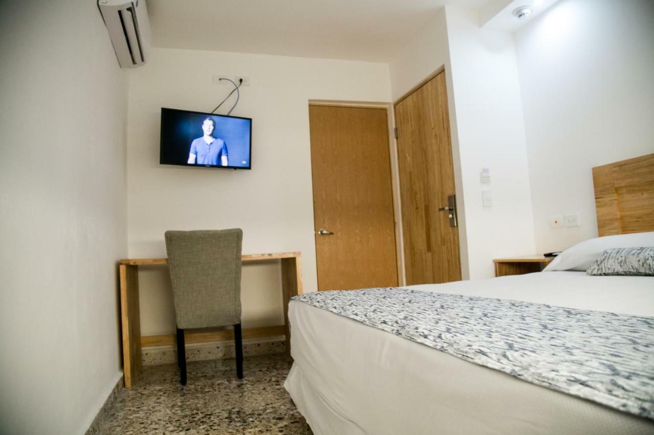 מונטריי Booking 500 מראה חיצוני תמונה