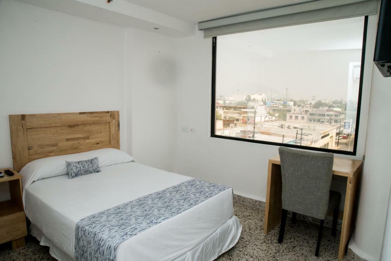 מונטריי Booking 500 מראה חיצוני תמונה