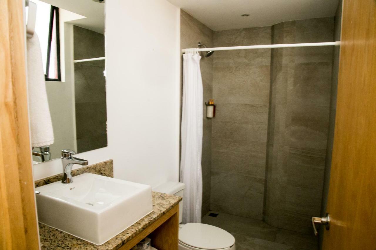 מונטריי Booking 500 מראה חיצוני תמונה