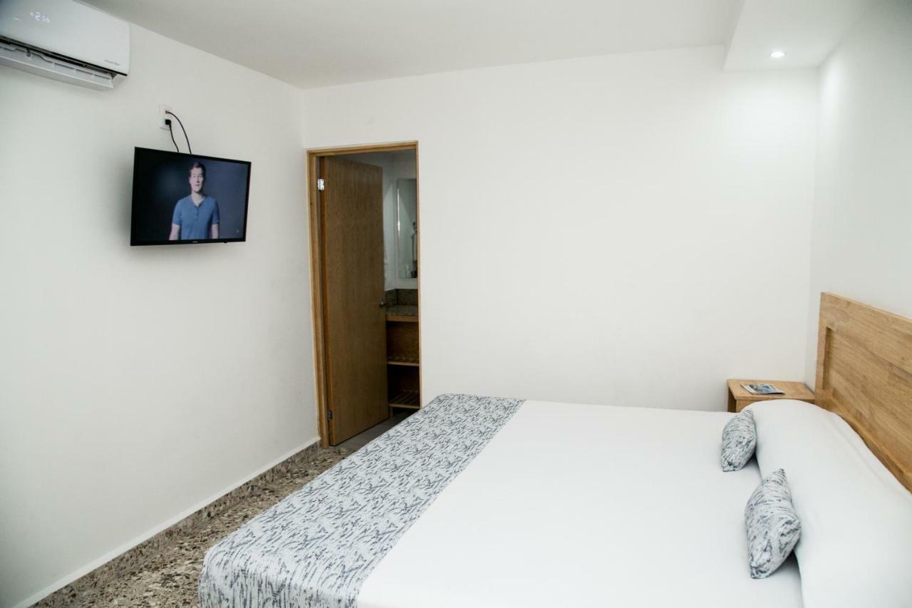 מונטריי Booking 500 מראה חיצוני תמונה