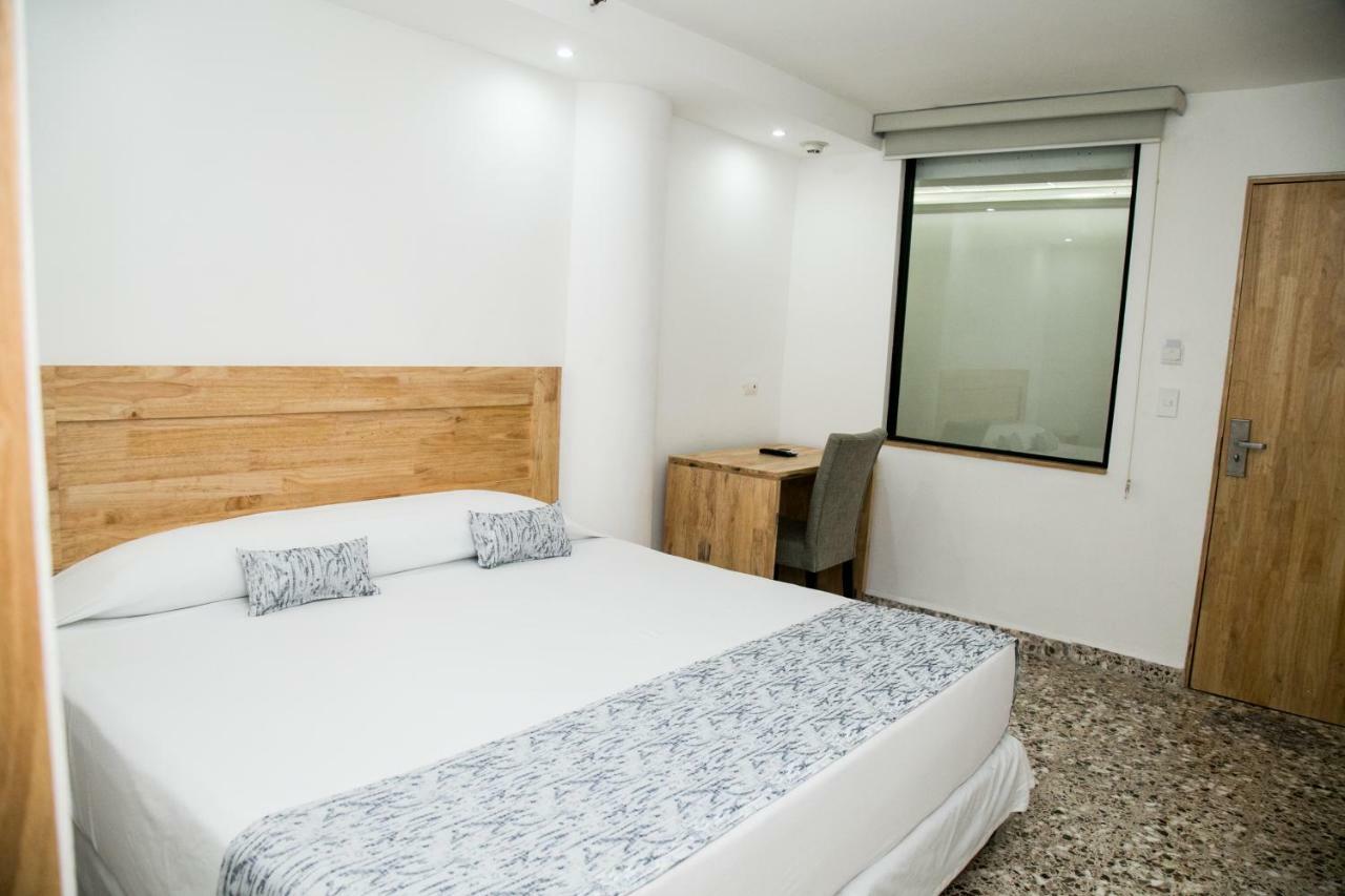 מונטריי Booking 500 מראה חיצוני תמונה