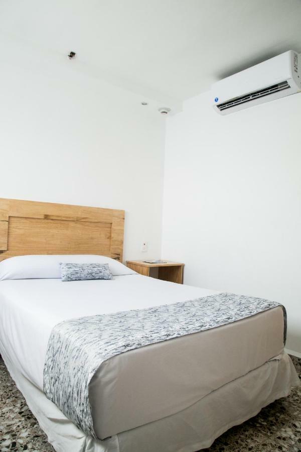 מונטריי Booking 500 מראה חיצוני תמונה