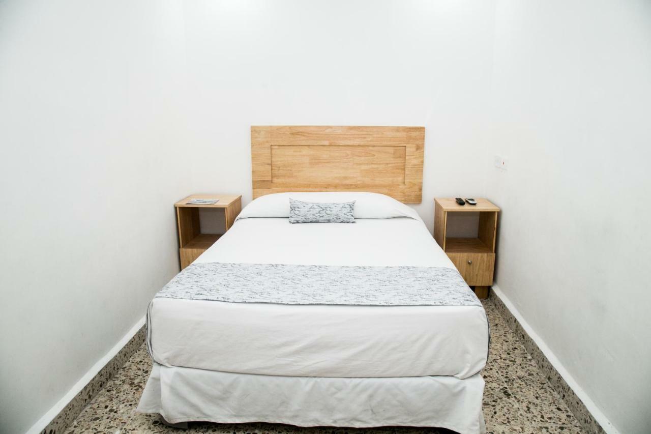 מונטריי Booking 500 מראה חיצוני תמונה
