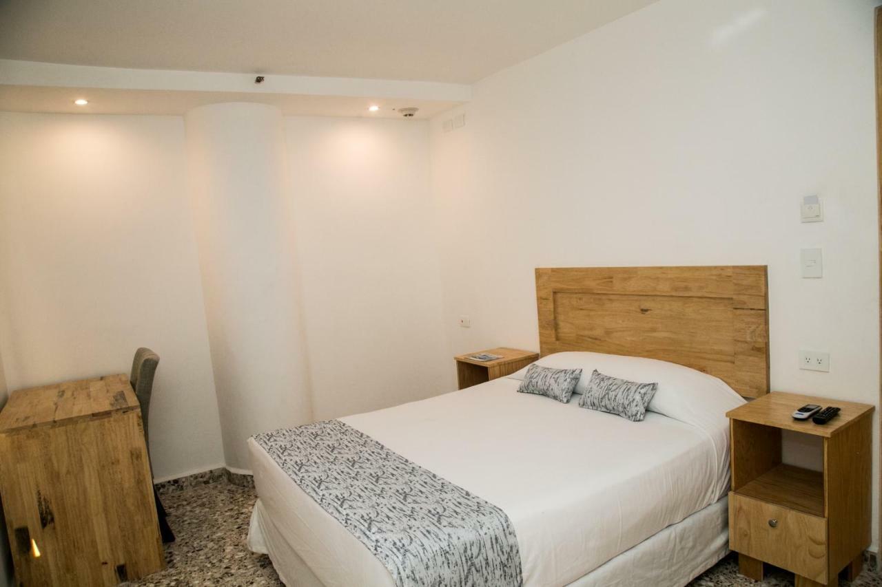 מונטריי Booking 500 מראה חיצוני תמונה