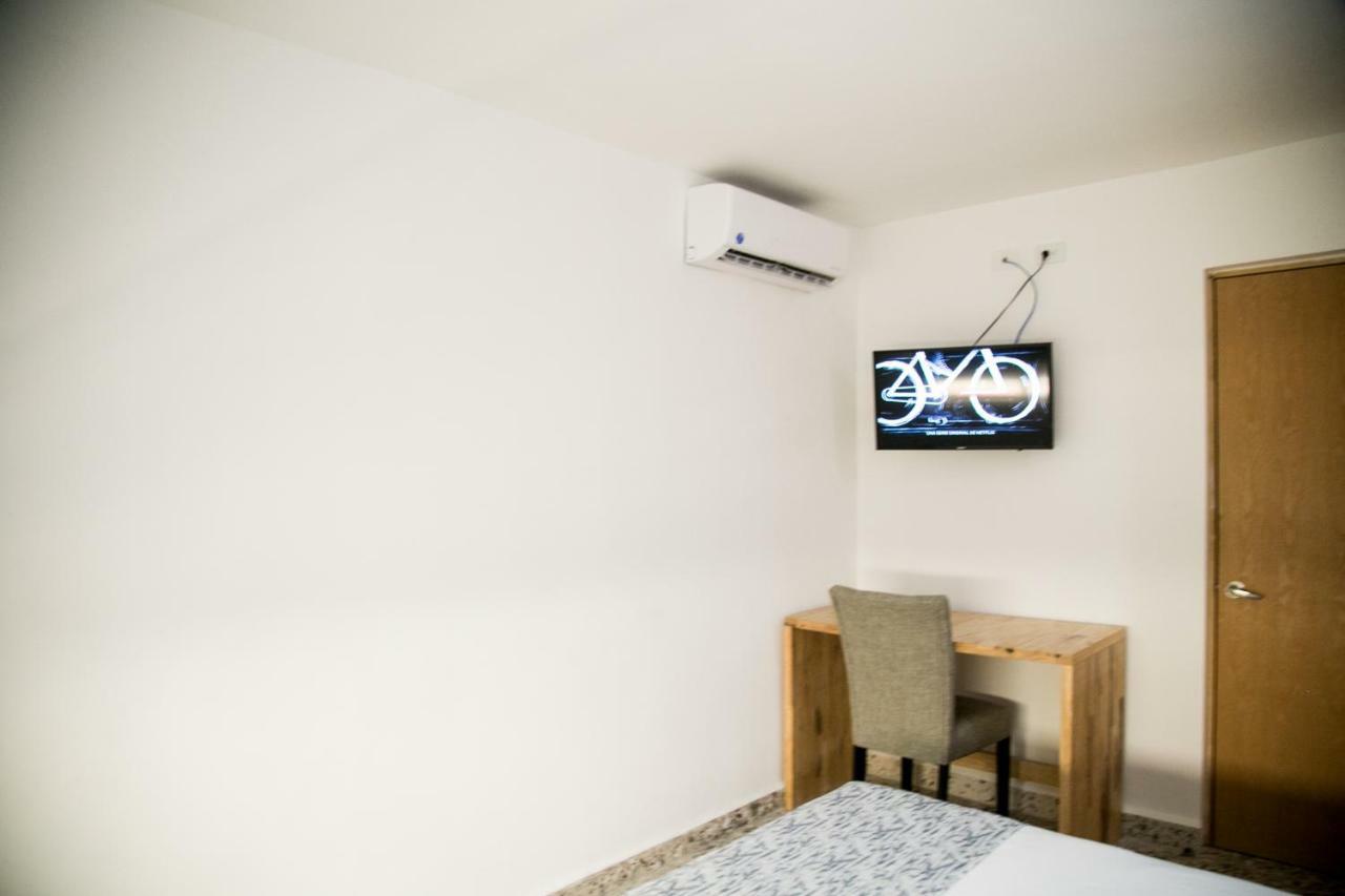 מונטריי Booking 500 מראה חיצוני תמונה