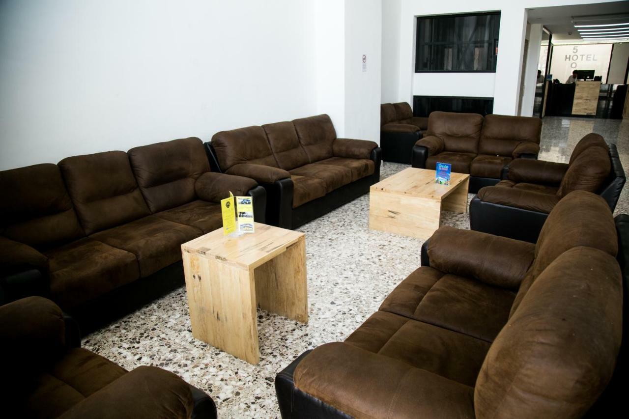 מונטריי Booking 500 מראה חיצוני תמונה